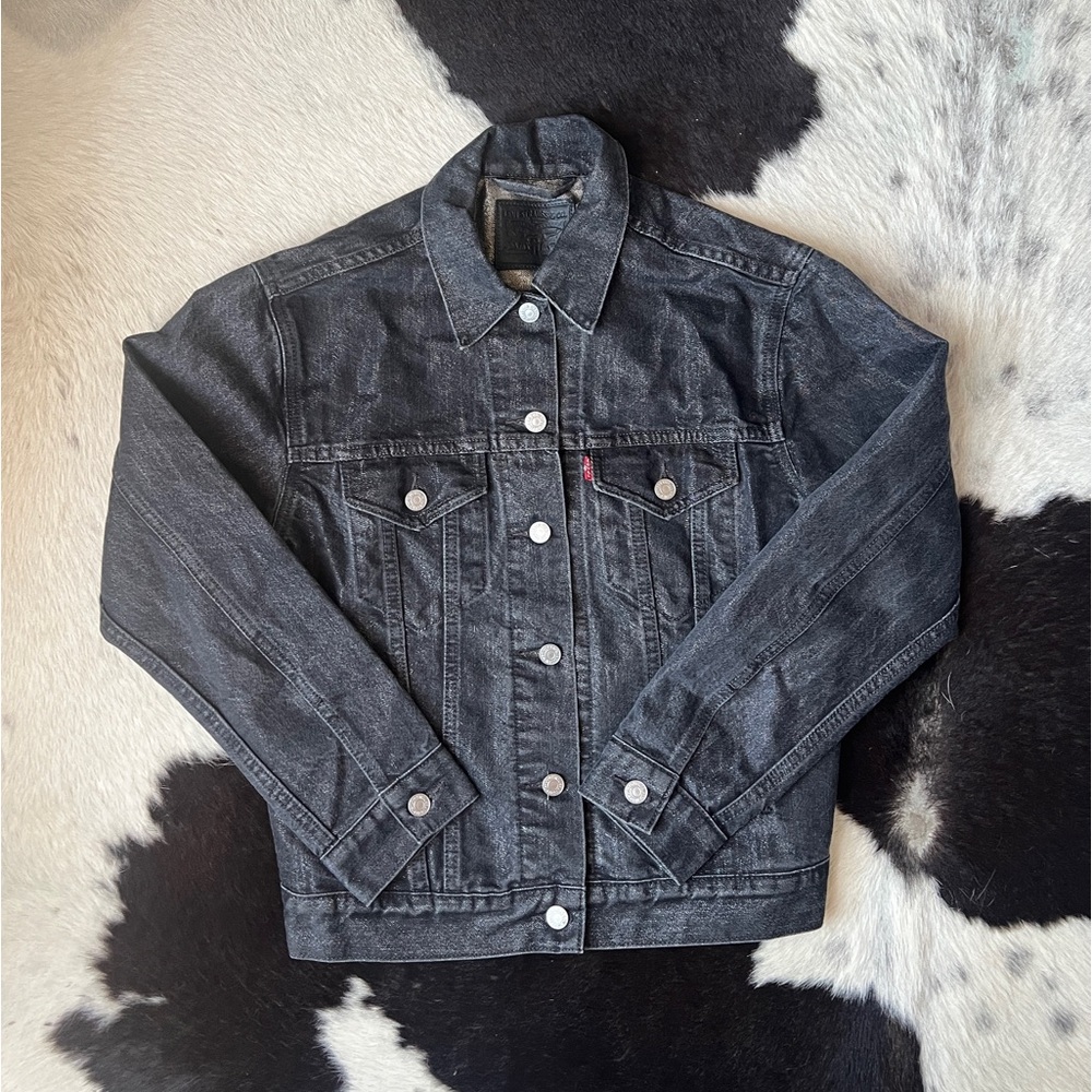 NWOT Levi’s Black Metallic Denim Jacket